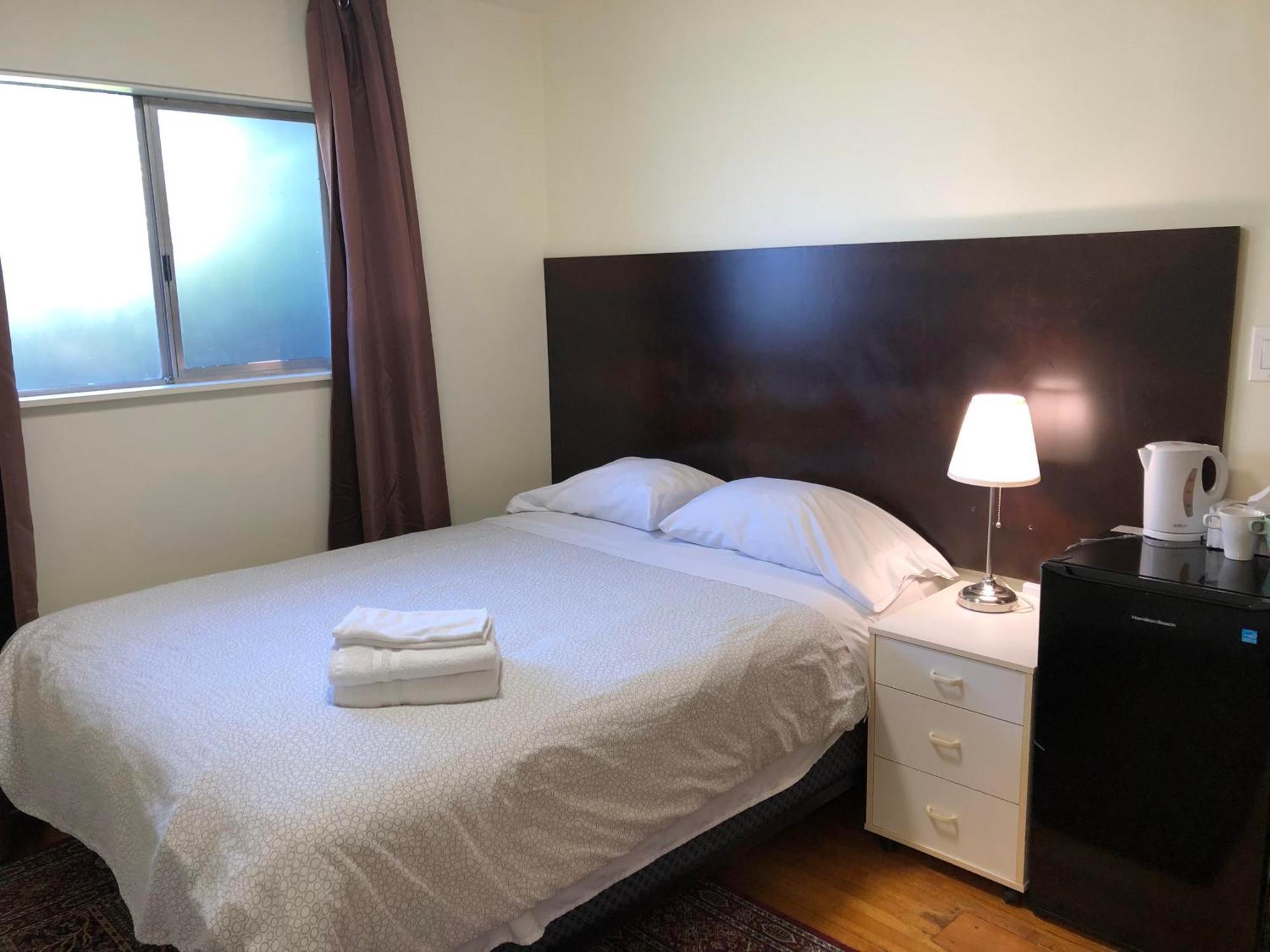 Comfort Cottage Guest House Near Subway Station, Bus And Downtown 溫哥華 外观 照片